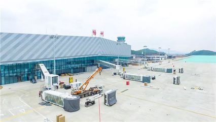 航拍视频+海量大图,带你“飞越”梧州西江机场…
